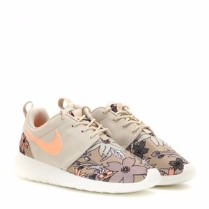 Nike Roshe Run - Premium Floral Print